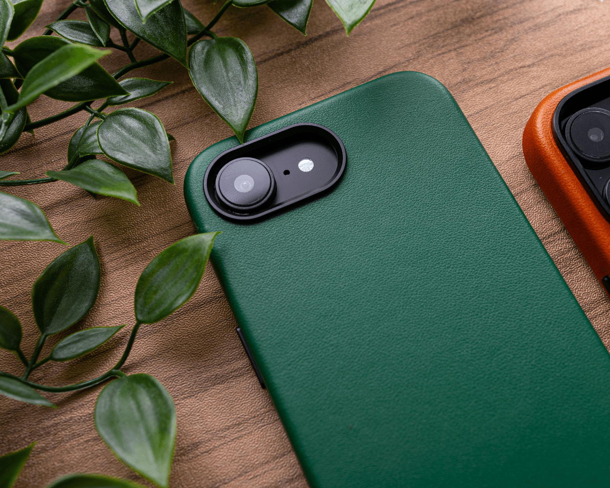 Apple iPhone 16e - Metro Slim Leather Phone Case