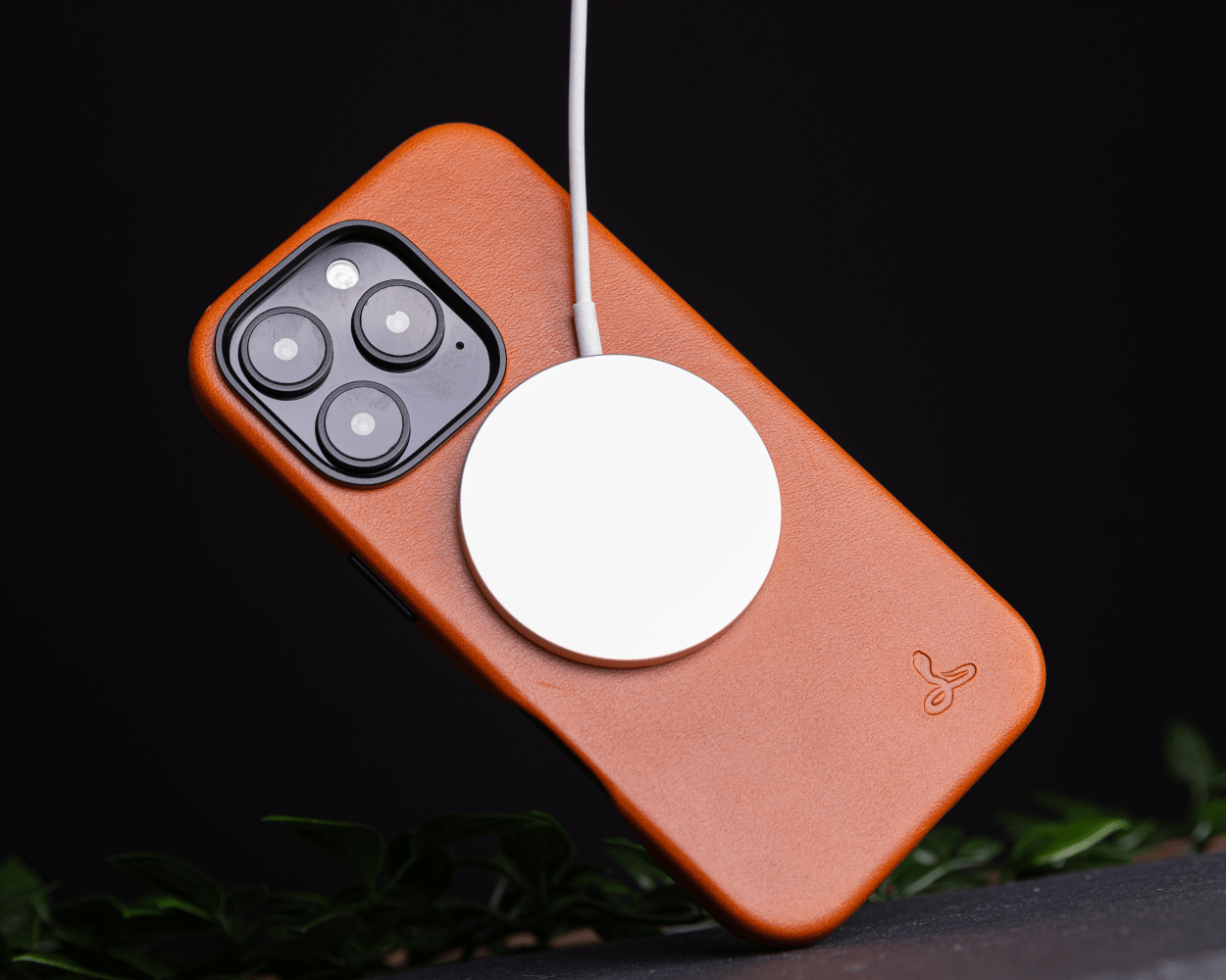 Apple iPhone 16 Pro - Metro Leather Bumper Phone Case