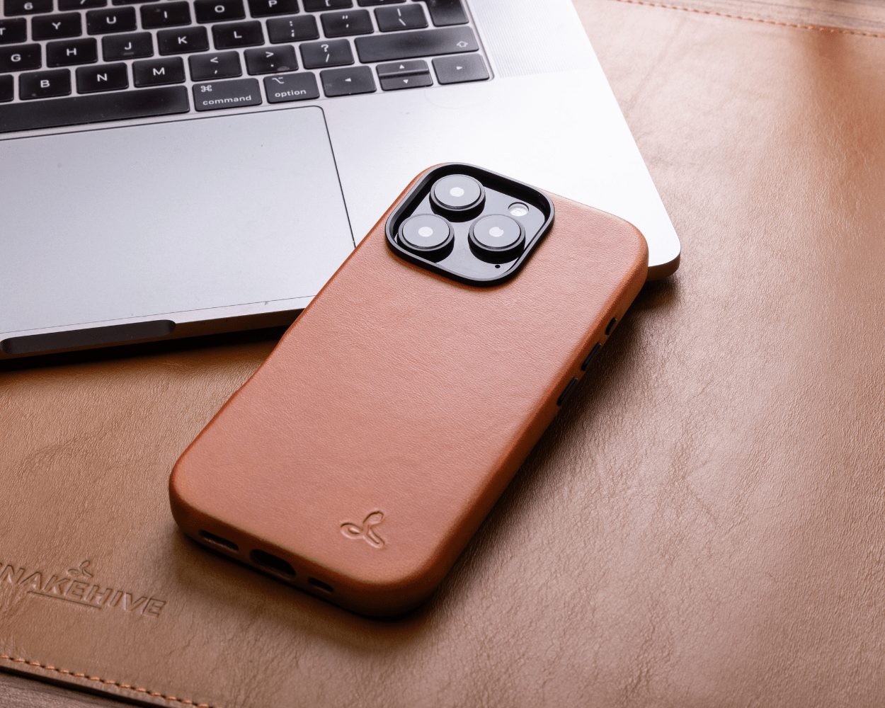 Apple iPhone 16 Pro - Metro Leather Bumper Phone Case