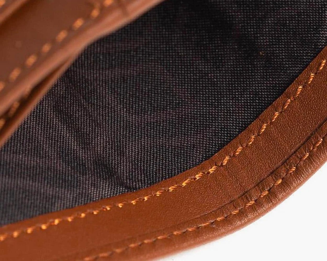 ÉTUI PORTEFEUILLE BIFOLD EN CUIR - LA COLLECTION ESSENTIELLE