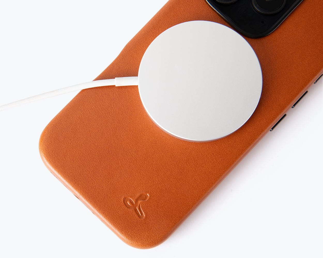 Apple iPhone 16 Pro - Metro Slim Leather Phone Case